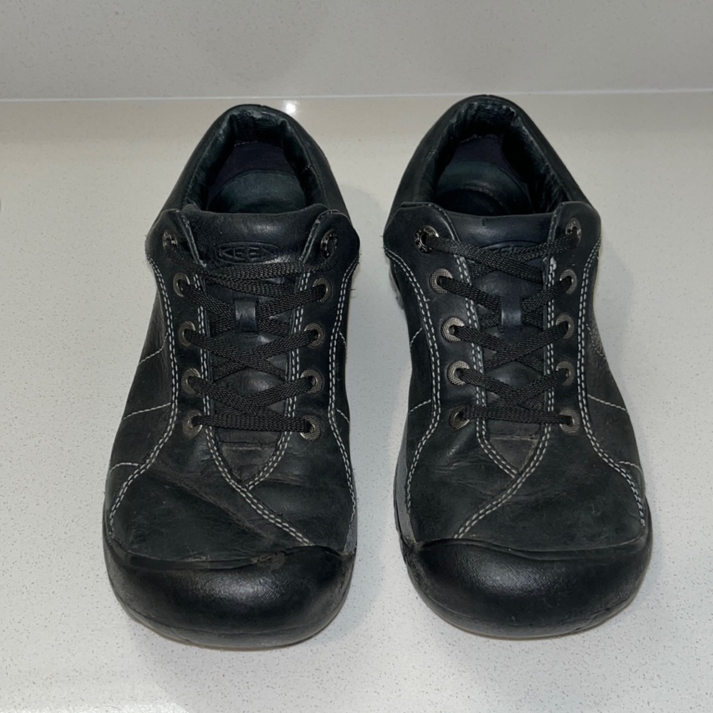 Keen Austin Women’s Black Leather Lace Up Walking/Hiking Shoe Size US 7.5/EU 38